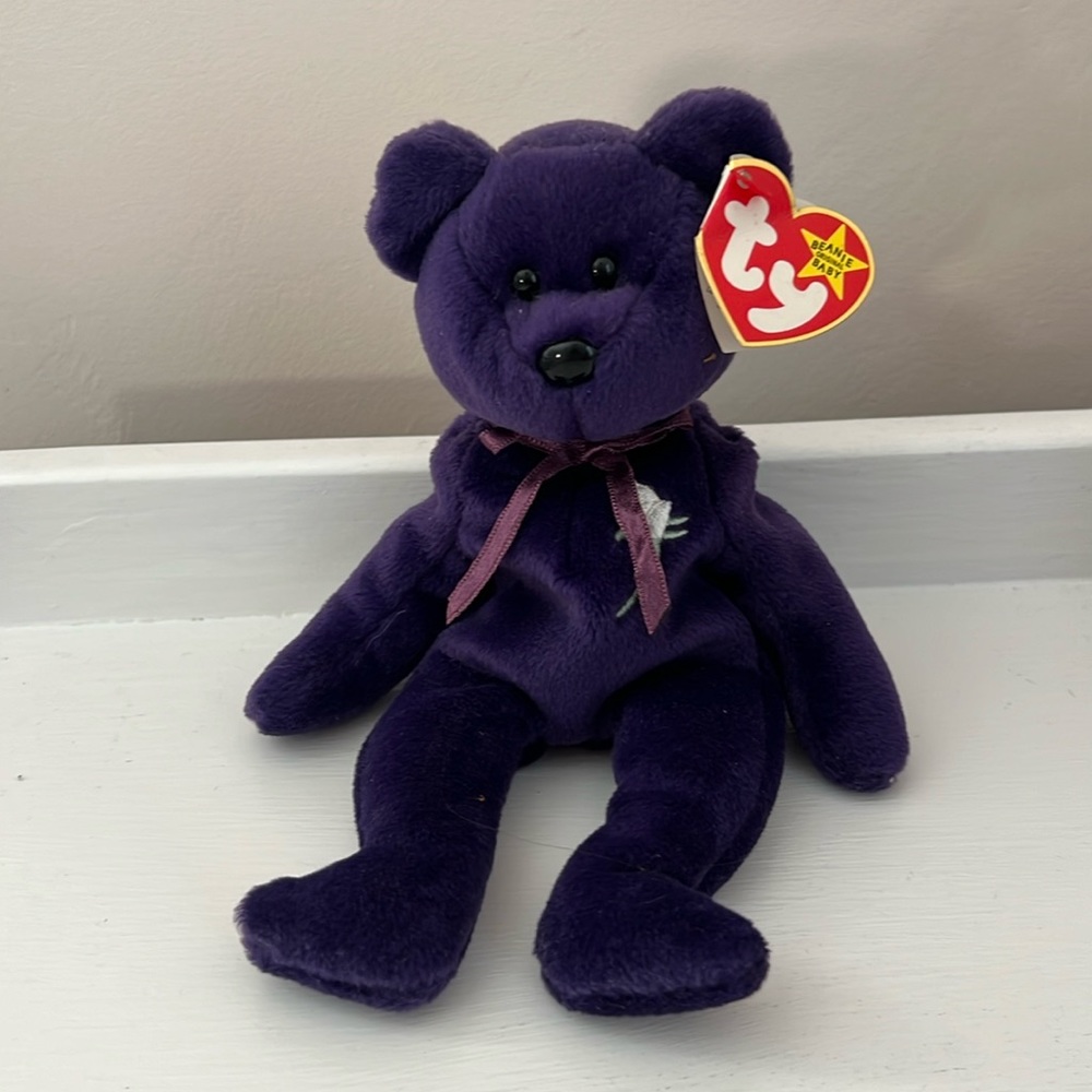 Princess Diana beanie baby. Original from 1997 with tags. Safely stored!